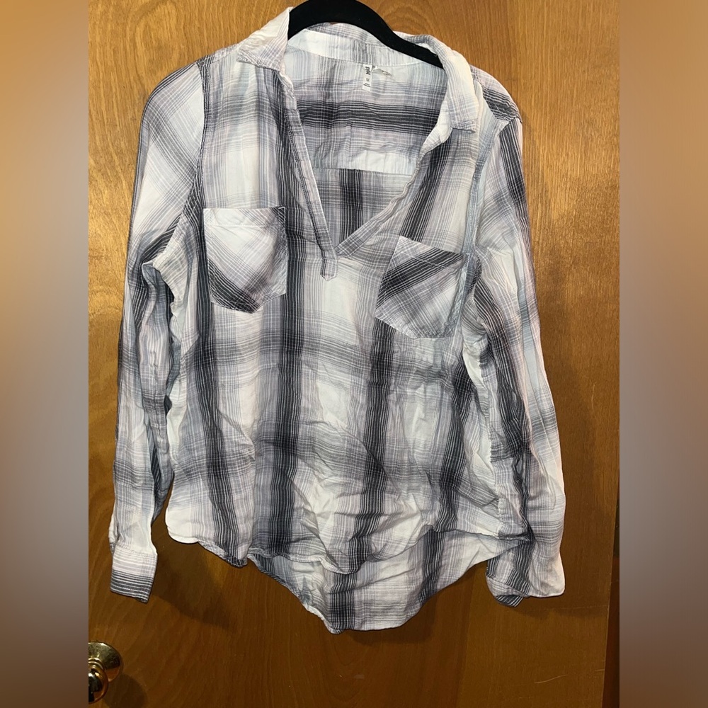 Mudd Quarter Open Plaid Long Sleeve Top Size Medium